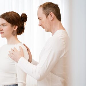 Kurssilaisten etähoito-ilta 8.12.2025 klo 18:00-19:00</br>Teema: Resetoimme hermoston stressitilan ja vapautamme jähmettyneet energiat liikkeelle